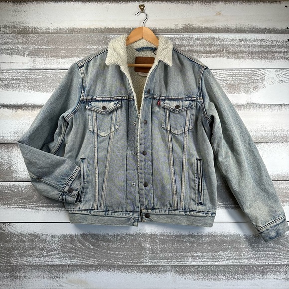 Levi’s Ex Boyfriend Trucker Sherpa Denim Jacket - Picture 2 of 13